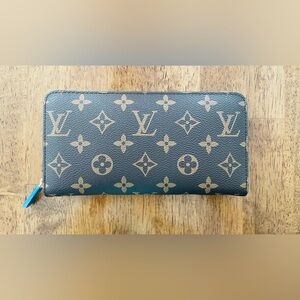 Louis Vuitton Zippy Wallet! BRAND NEW
